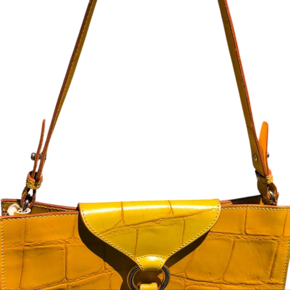 Dooney & Bourke Ring Flap Italian Made Croc Embossed Shoulder Bag Vintage EUC - Picture 8 of 17